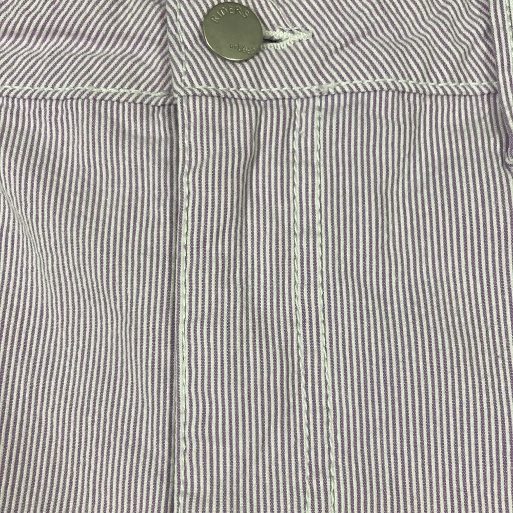 Riders by Lee Shorts Women Size M Purple & White Stripe Midrise